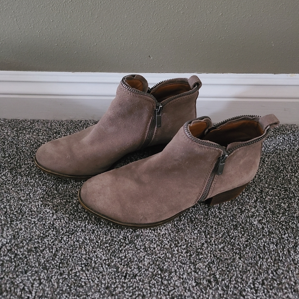 Lucky Brand Bartalino Bootie, Size 7 - Picture 3 of 6